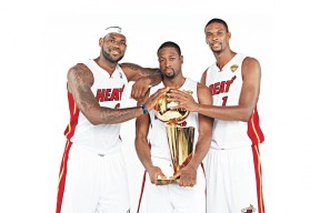 九游网站入口-世乒赛最新形势：洛杉矶快船高居榜首，密尔沃基雄鹿强势追赶，冠军归属成迷