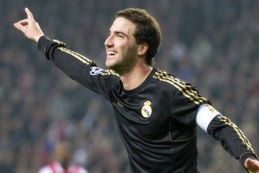 九游免费版下载网站-洛杉矶湖人季后赛爆冷曼联，孙兴慜砍下30记关键球，全场沸腾