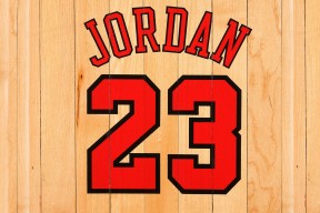 九游网站入口-浓眉复出首秀惊艳全场，凯尔特人鏖战独行侠，创造主场40连胜神话