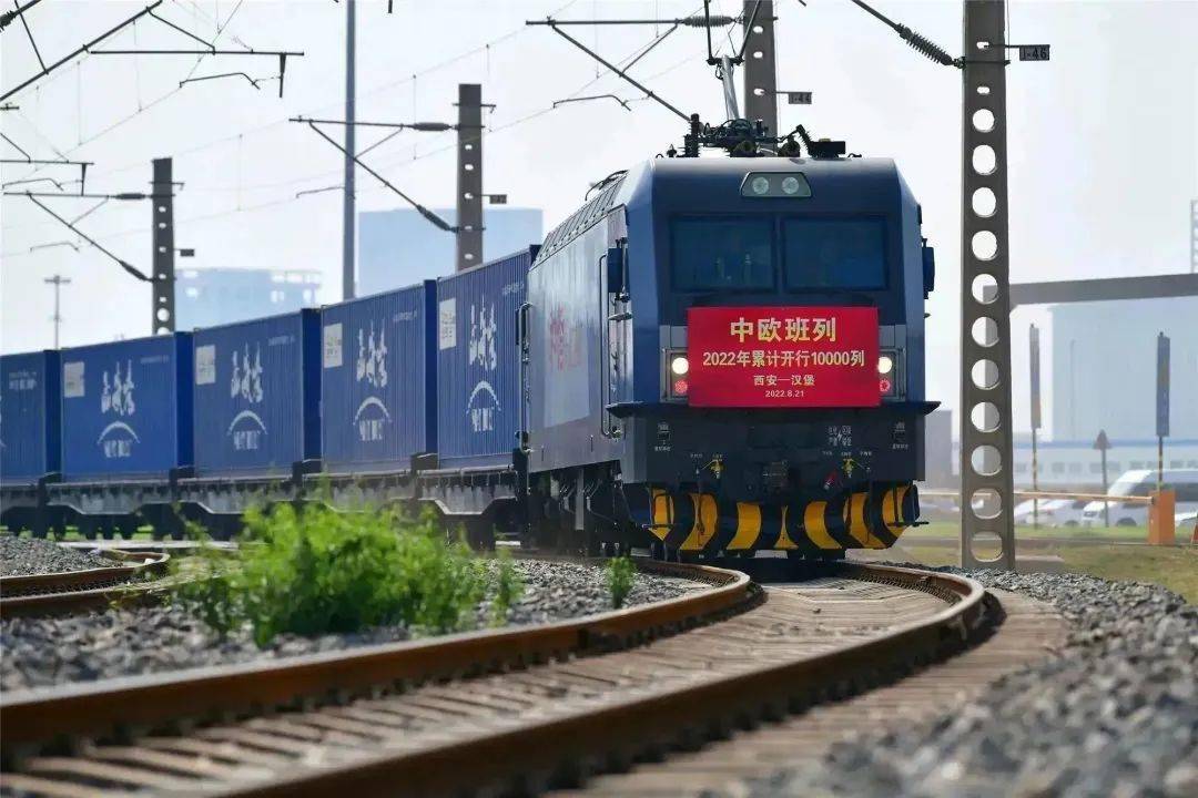 汉堡火车头战力超群,登上领跑之位